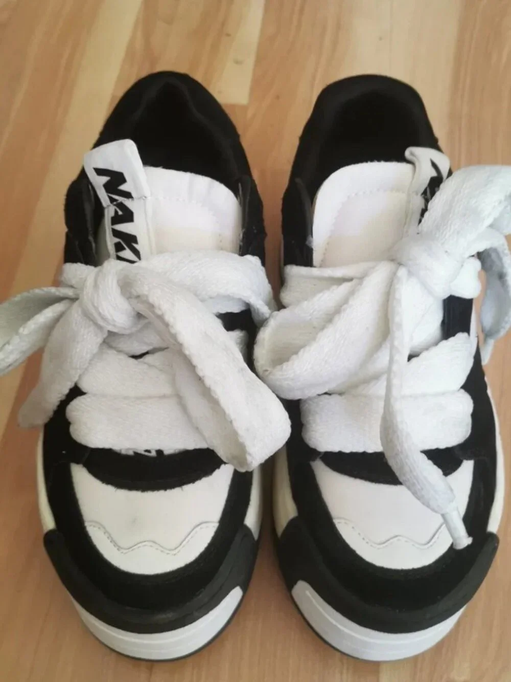 Naked Wolfe Platform Sneaker Black and White (US 6.5) - Picture 2 of 3